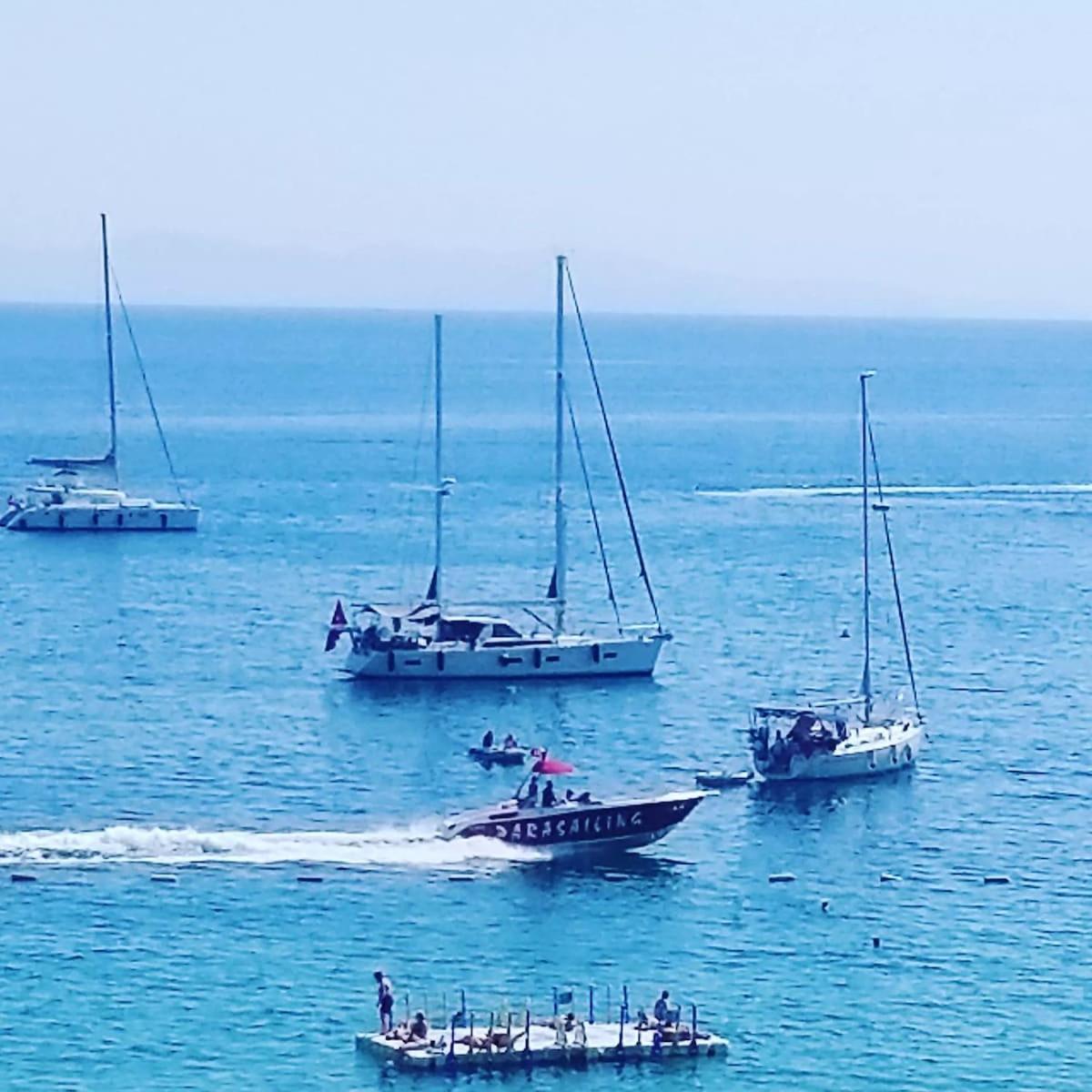 Deniz, 1 1 Salon